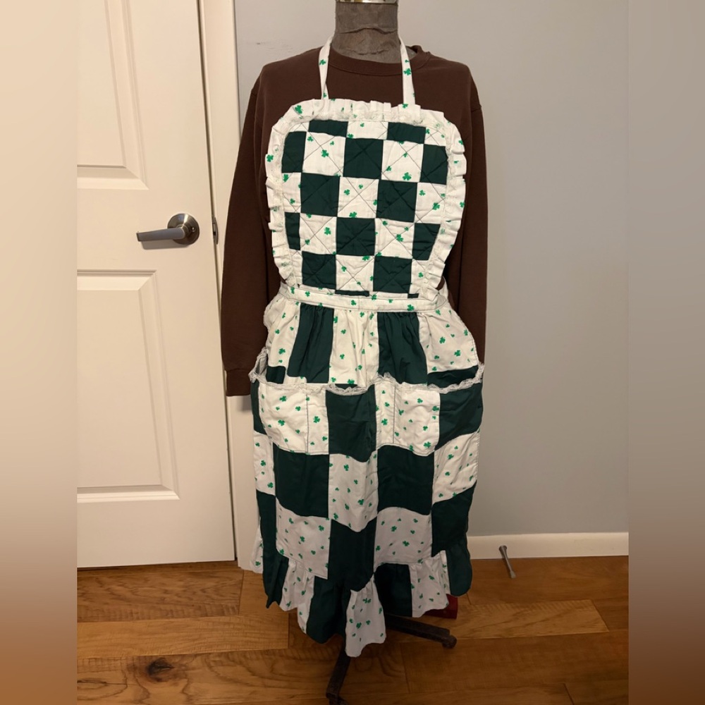 Vintage Green and White Apron with Shamrock Pattern
